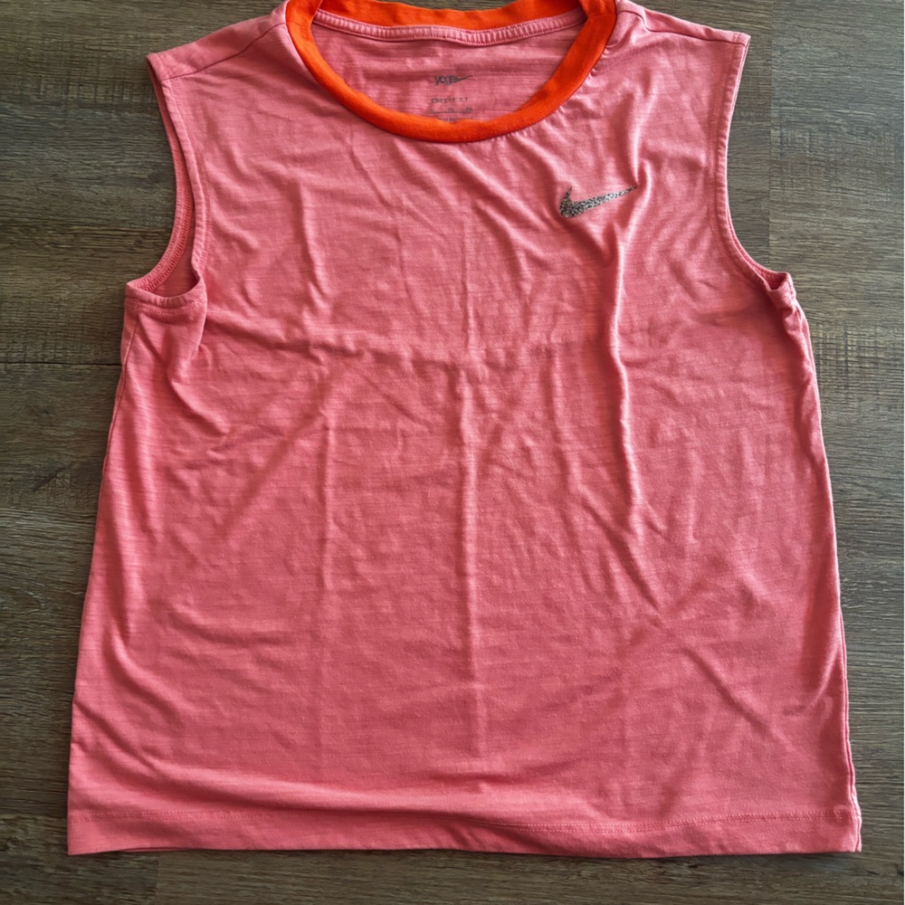 Girls Nike yoga tank top